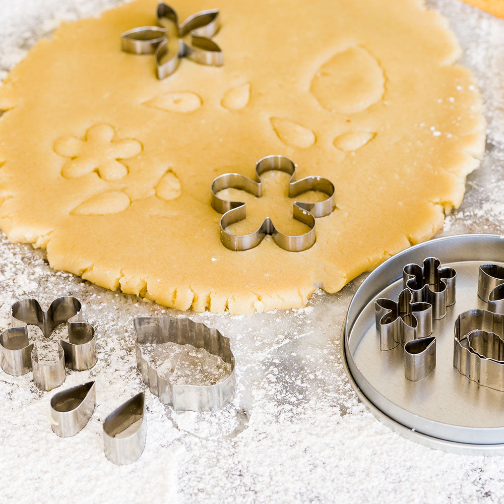 Pastry Tek 12-Piece Metal Flower and Leaf Cookie Cutter Set in Round Tin Box 1 count box