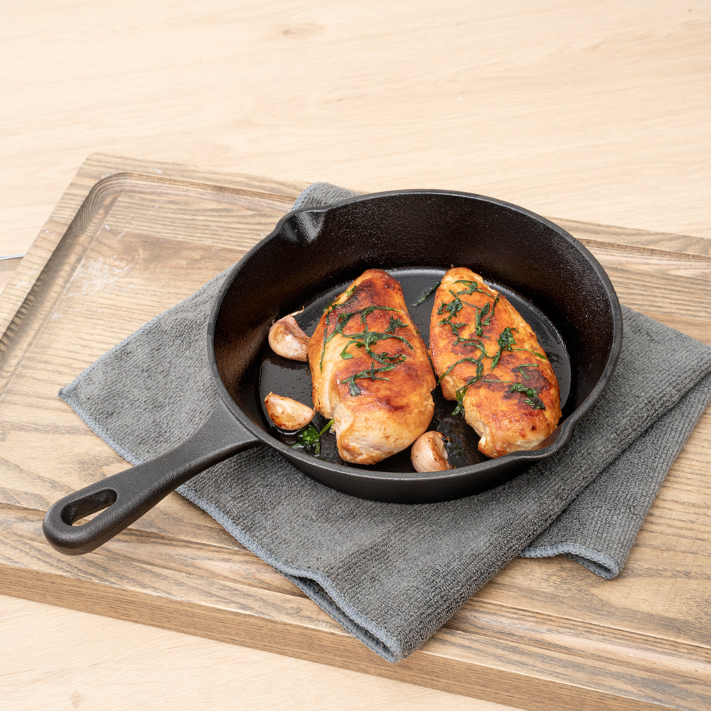 Met Lux Round Black Cast Iron 8" Fry Pan - Pre-seasoned - 1 count box