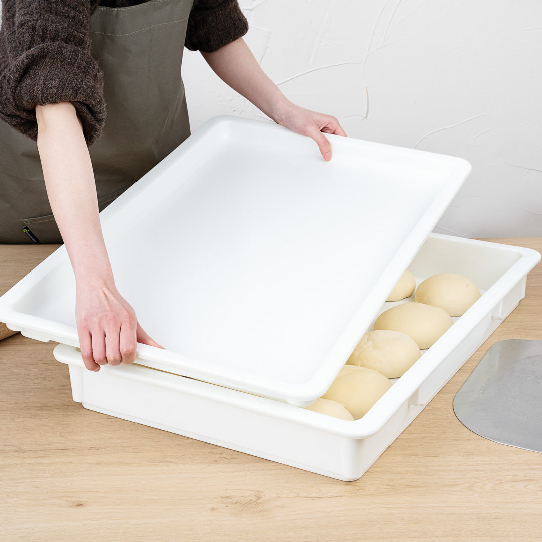 Pizzaly White Plastic Pizza Dough Proofing Box - 26" x 18" x 3" - 1 count box