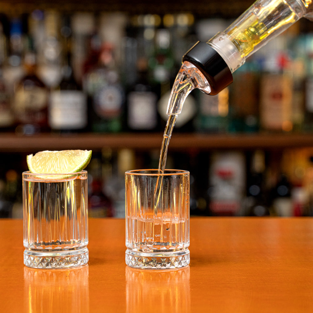 Bar Lux 1.5 oz Yellow Plastic Measured Liquor Pourer - with Collar, Clear Spout - 1 1/2" x 1 1/2" x 3 3/4" - 10 count box