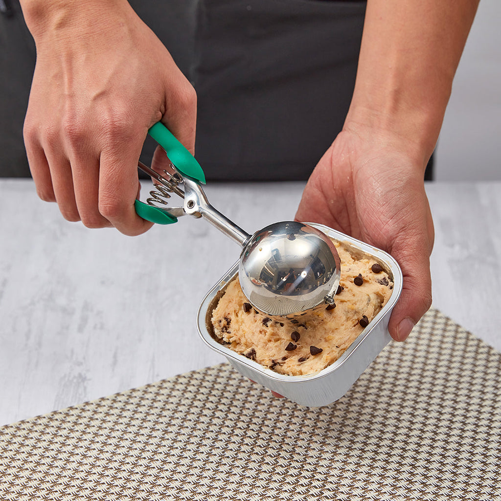 Comfy Grip 2.5 oz Stainless Steel #12 Ice Cream Scoop - with Green Handle - 1 count box