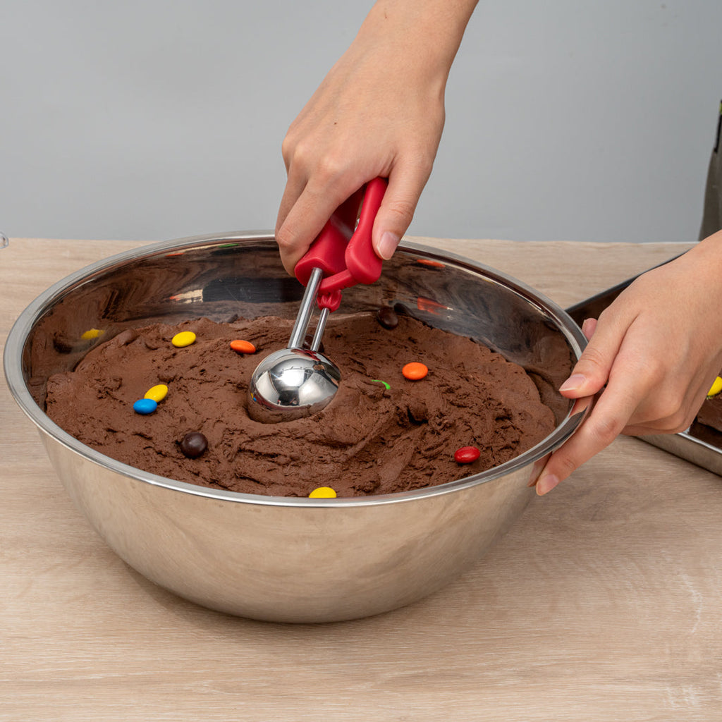 Comfy Grip 1.4 oz Stainless Steel #24 Portion Scoop - with Red Ambidextrous Handle - 1 count box
