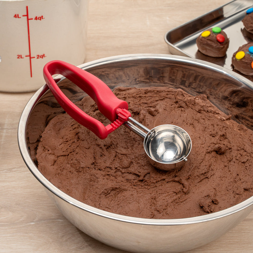 Comfy Grip 1.4 oz Stainless Steel #24 Portion Scoop - with Red Ambidextrous Handle - 1 count box
