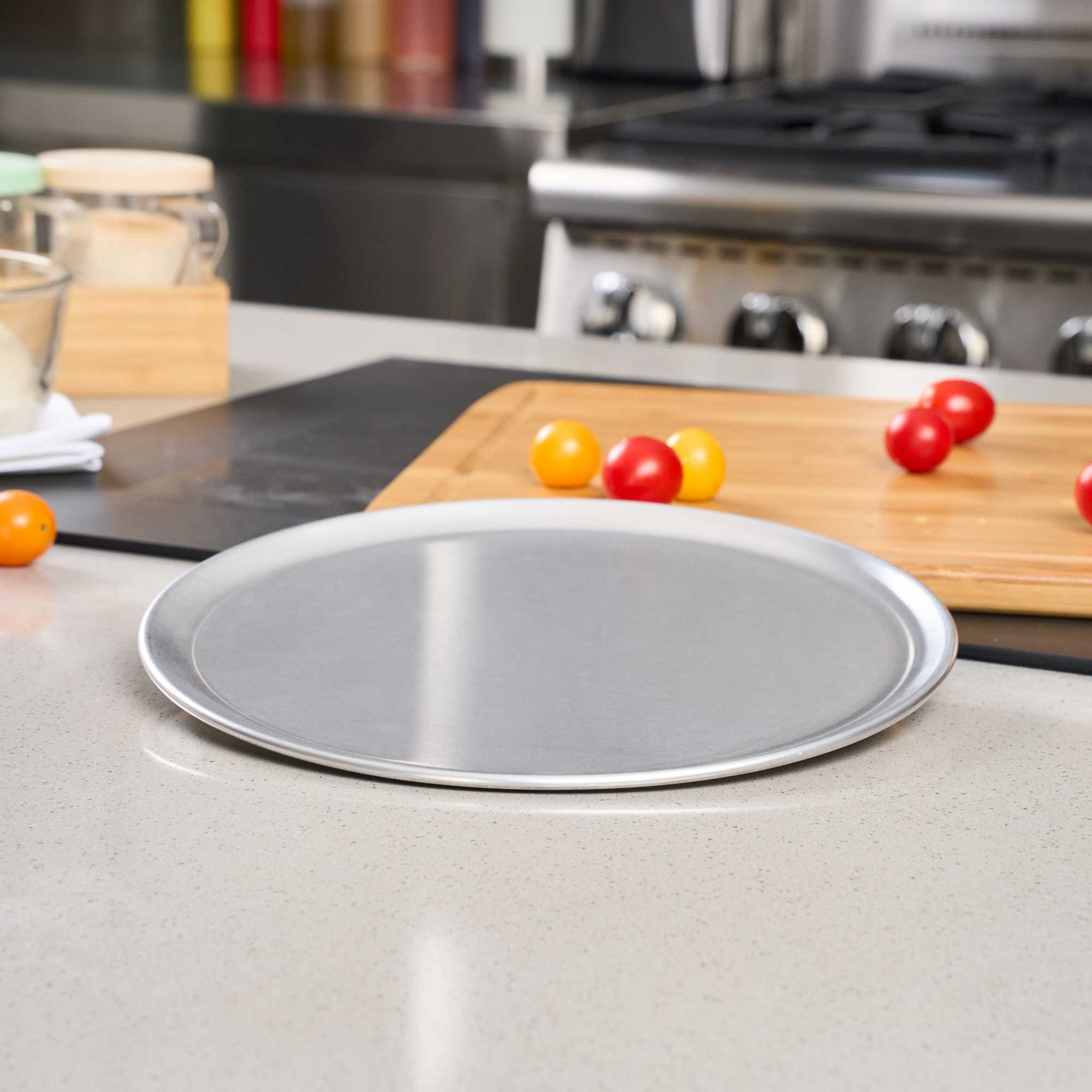 Met Lux Heavy-Duty Coupe Pizza Pan - 10" - 1 count box
