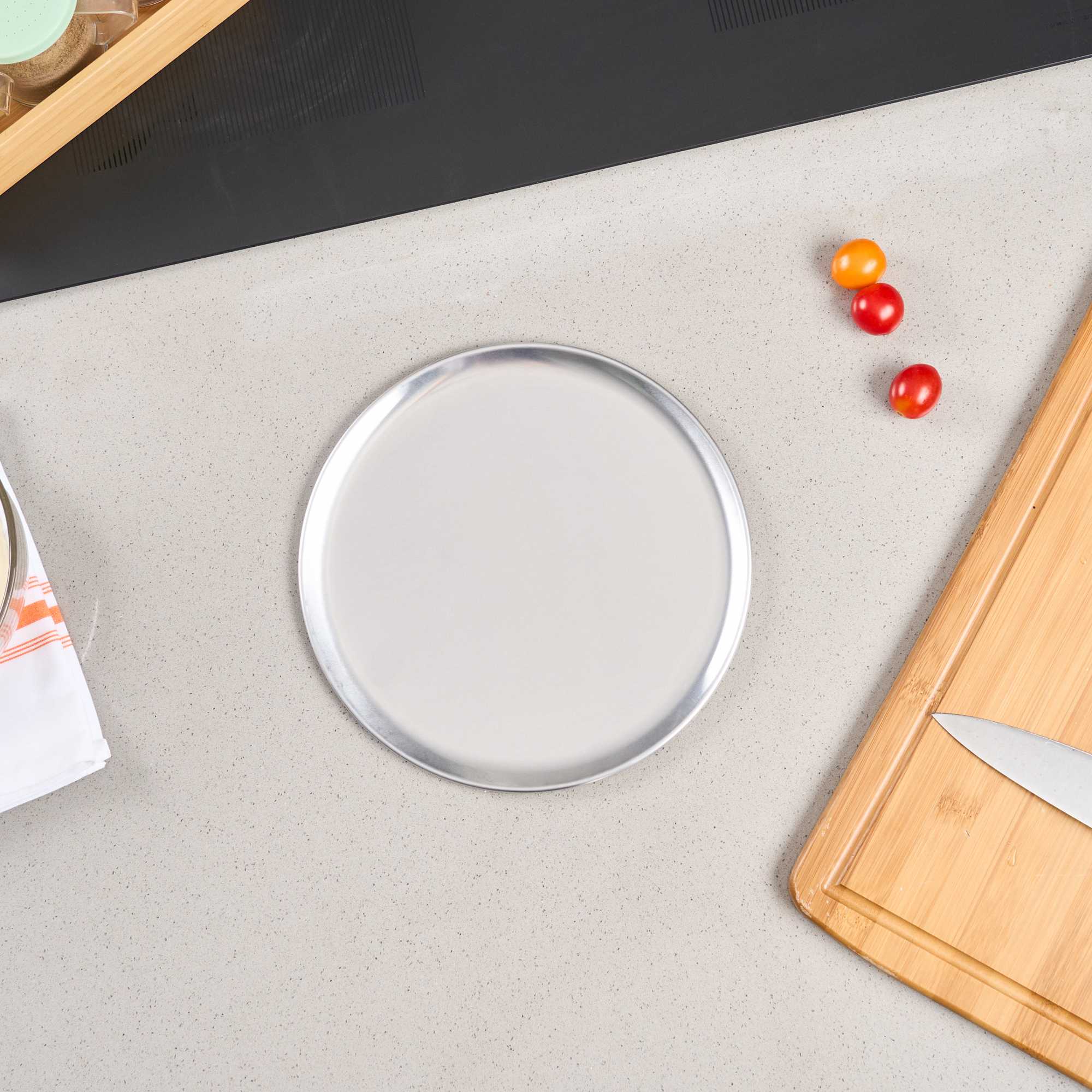 Met Lux Heavy-Duty Coupe Pizza Pan - 10" - 1 count box