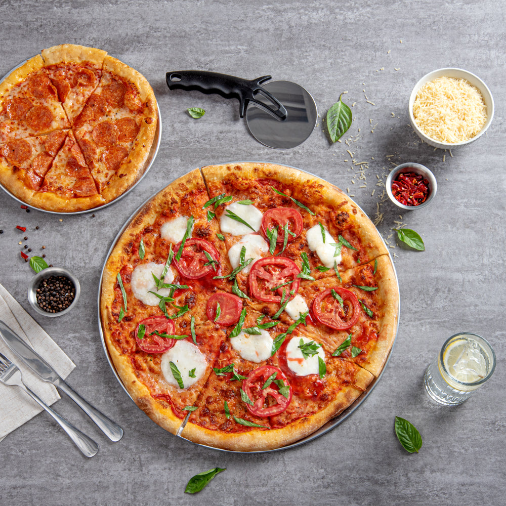 Met Lux Heavy-Duty Coupe Pizza Pan - 16" - 1 count box