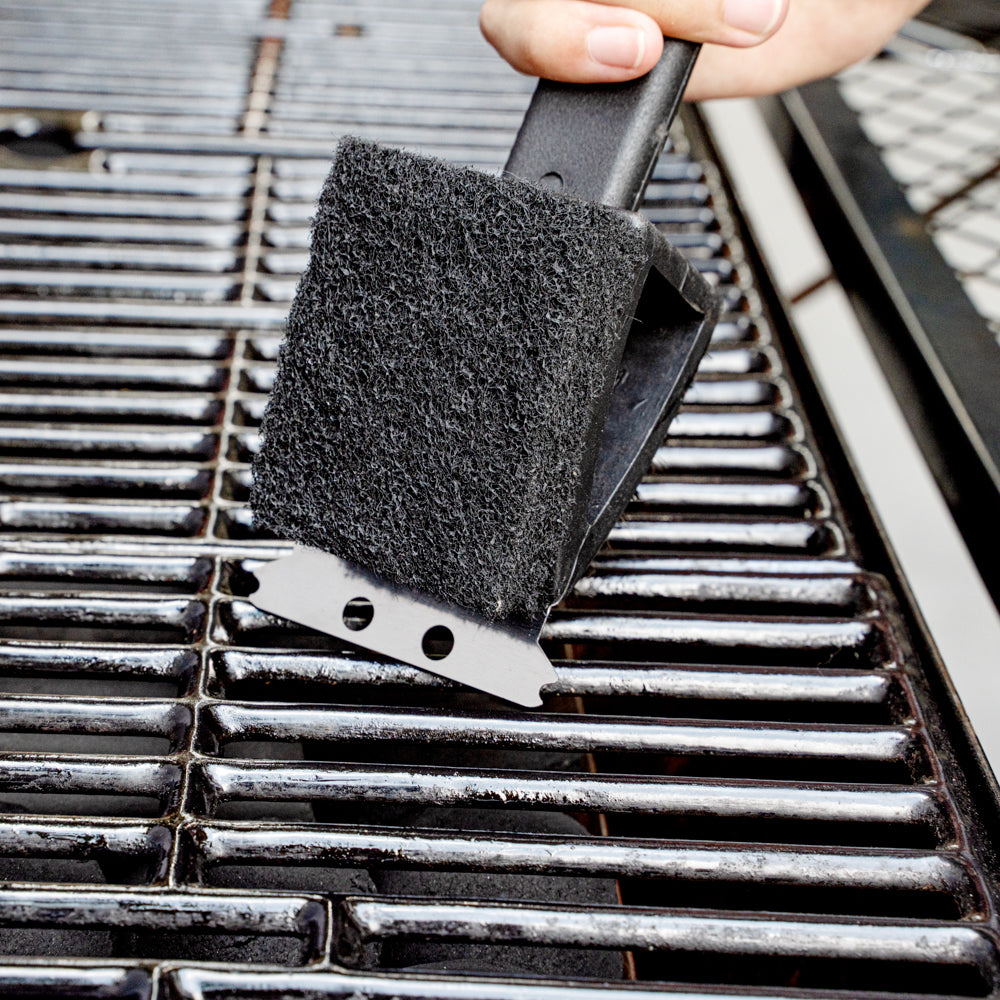 Met Lux Grill Brush / Scraper - with Scouring Pad - 15" - 1 count box