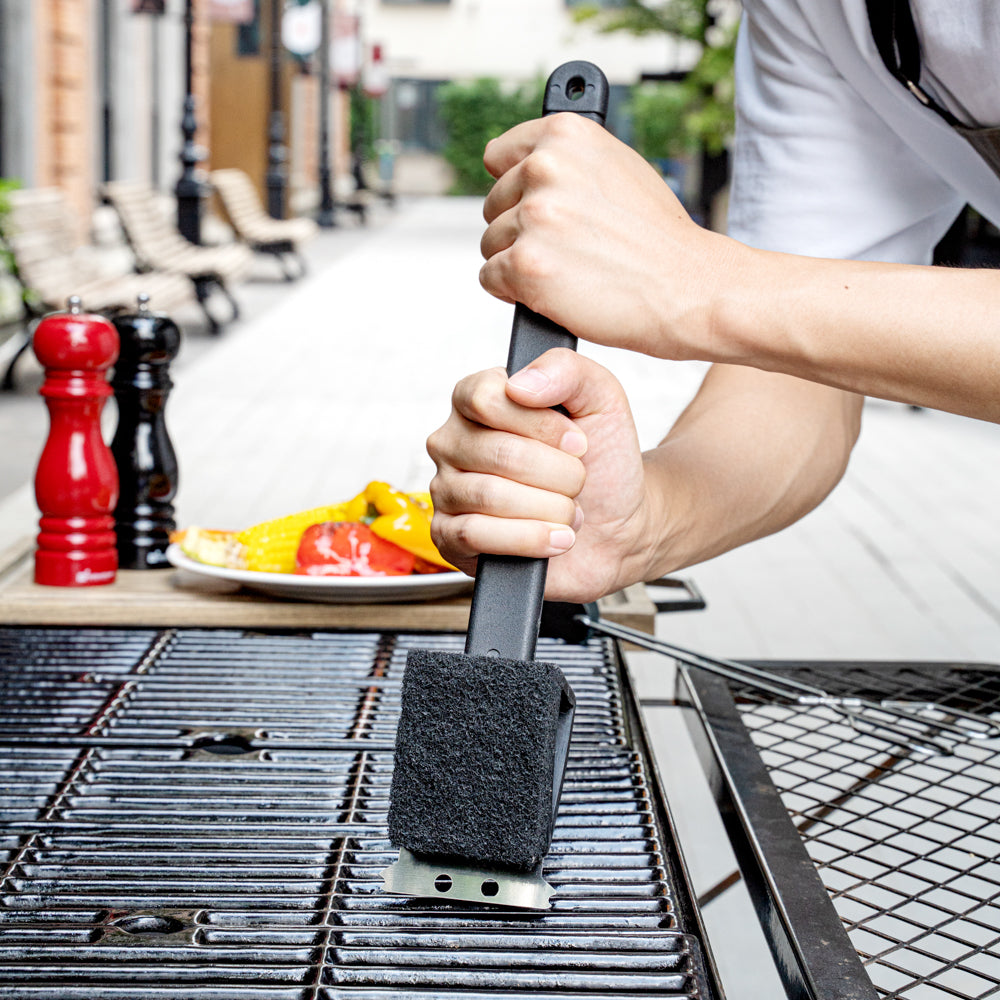 Met Lux Grill Brush / Scraper - with Scouring Pad - 15" - 1 count box