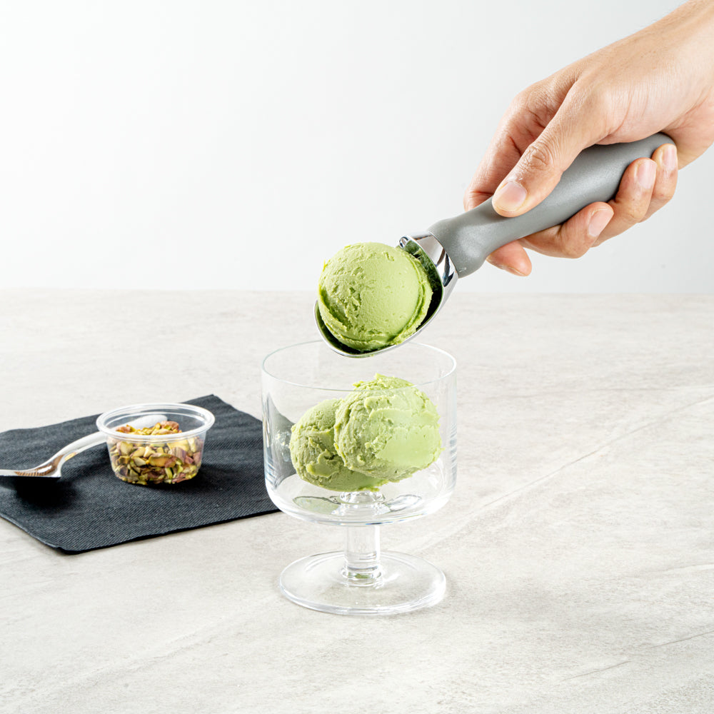 Comfy Grip Gray Metal Ice Cream Scoop - 7 3/4" x 2" x 1 3/4" - 1 count box
