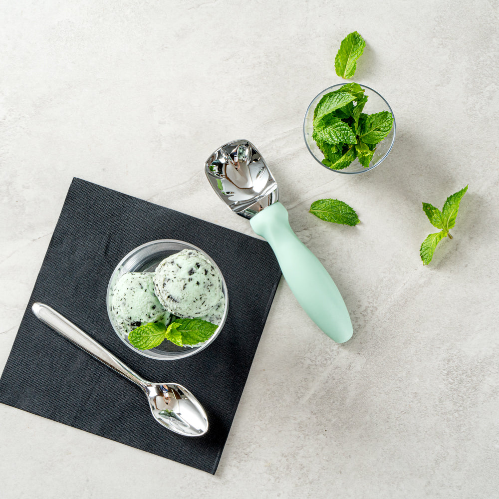 Comfy Grip Teal Metal Ice Cream Scoop - 7 3/4" x 2" x 1 3/4" - 1 count box