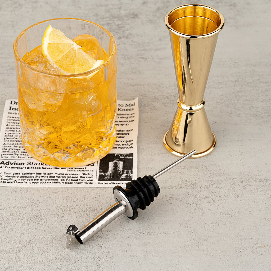 Bar Lux Stainless Steel Liquor Pourer - with Flip Cap - 4 1/4" x 1" x 1" - 10 count box