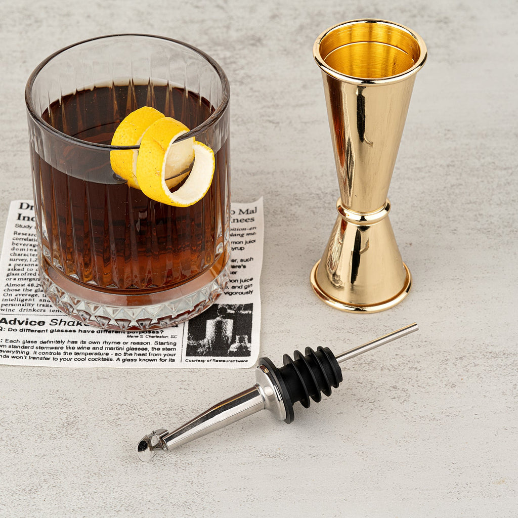 Bar Lux Stainless Steel Tapered Liquor Pourer - with Flip Cap - 4 1/4" x 1" x 1" - 10 count box