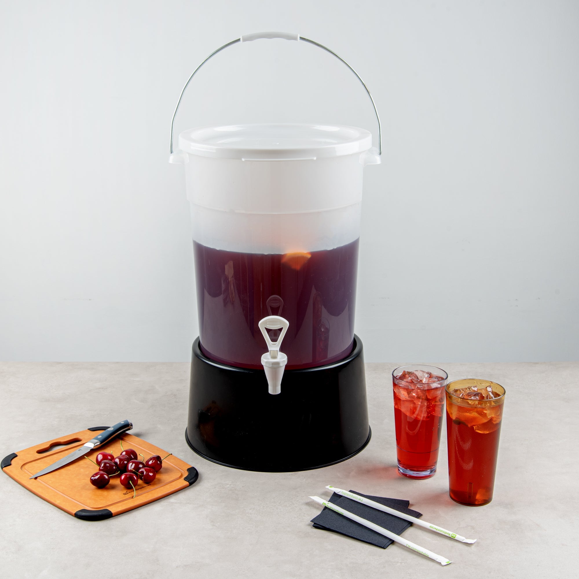 Bev Tek 6 gal Round Clear Plastic Beverage Dispenser - 12 1/4" x 12 1/4" x 15" - 4 count box