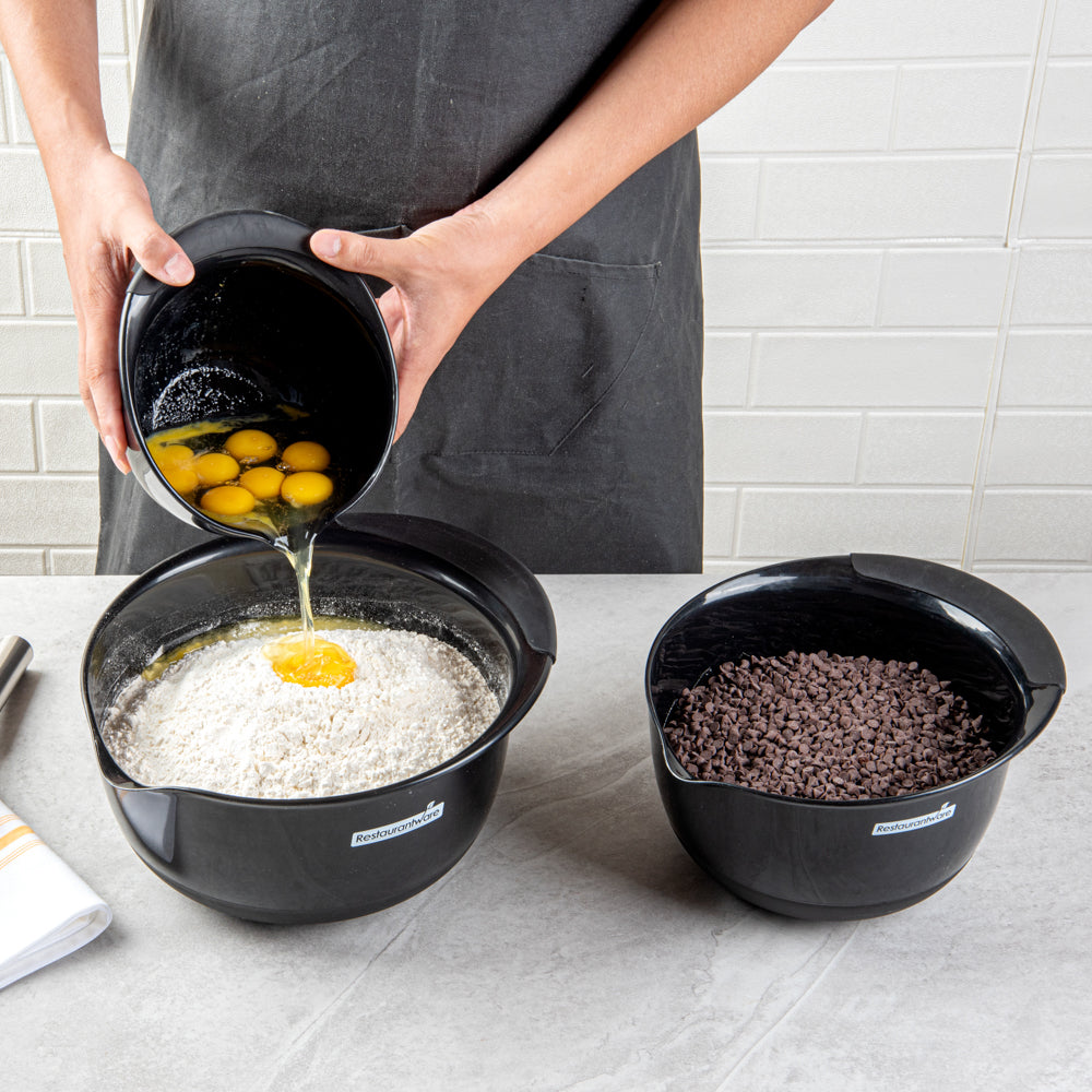 Comfy Grip Black Plastic 3-Piece Mixing Bowl Set - with Pour Spout - 1 count box