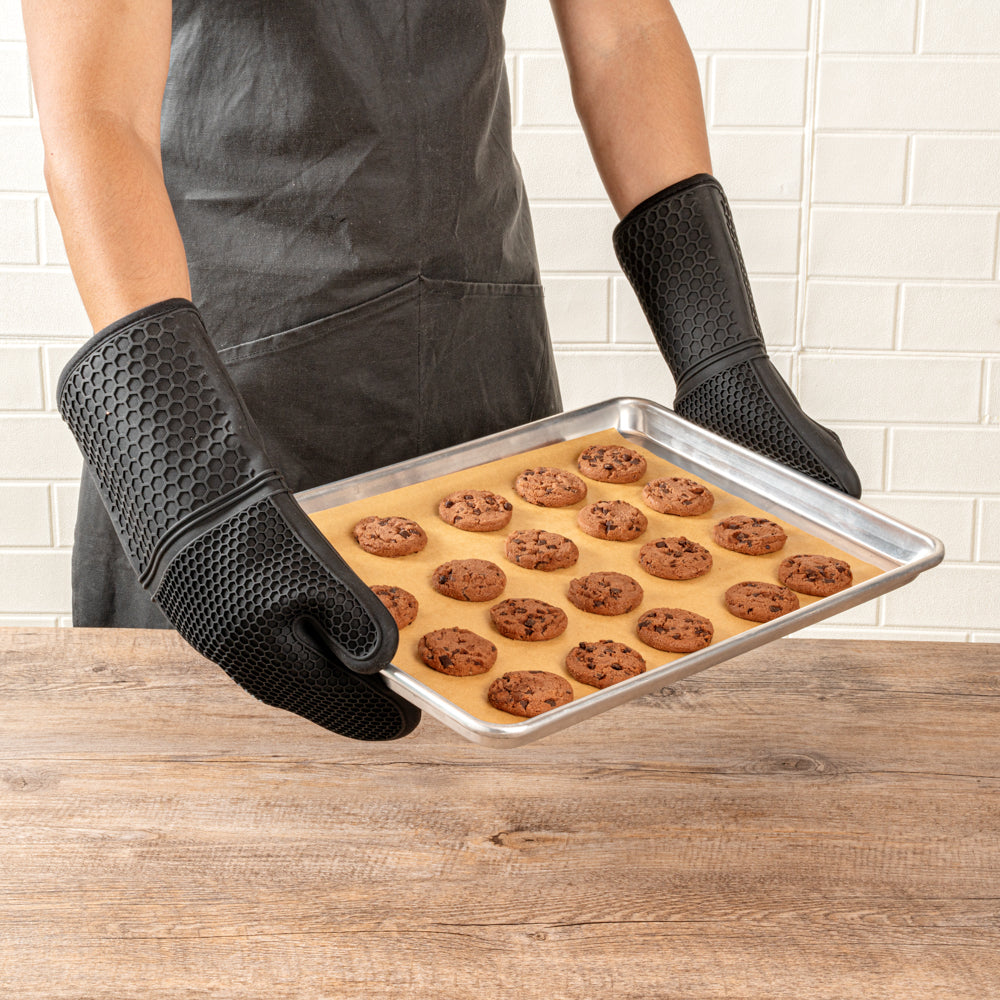 Comfy Grip Black Silicone 2-Piece Oven Mitt Set - Heat-Resistant - 14" x 7 1/4" x 1 1/2" - 1 count box