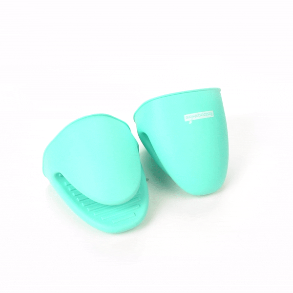 Comfy Grip Turquoise Silicone 2-Piece Mini Pot Holder Mitt Set - Heat-Resistant - 4 1/4" x 3 1/2" x 4 1/4" - 1 count box