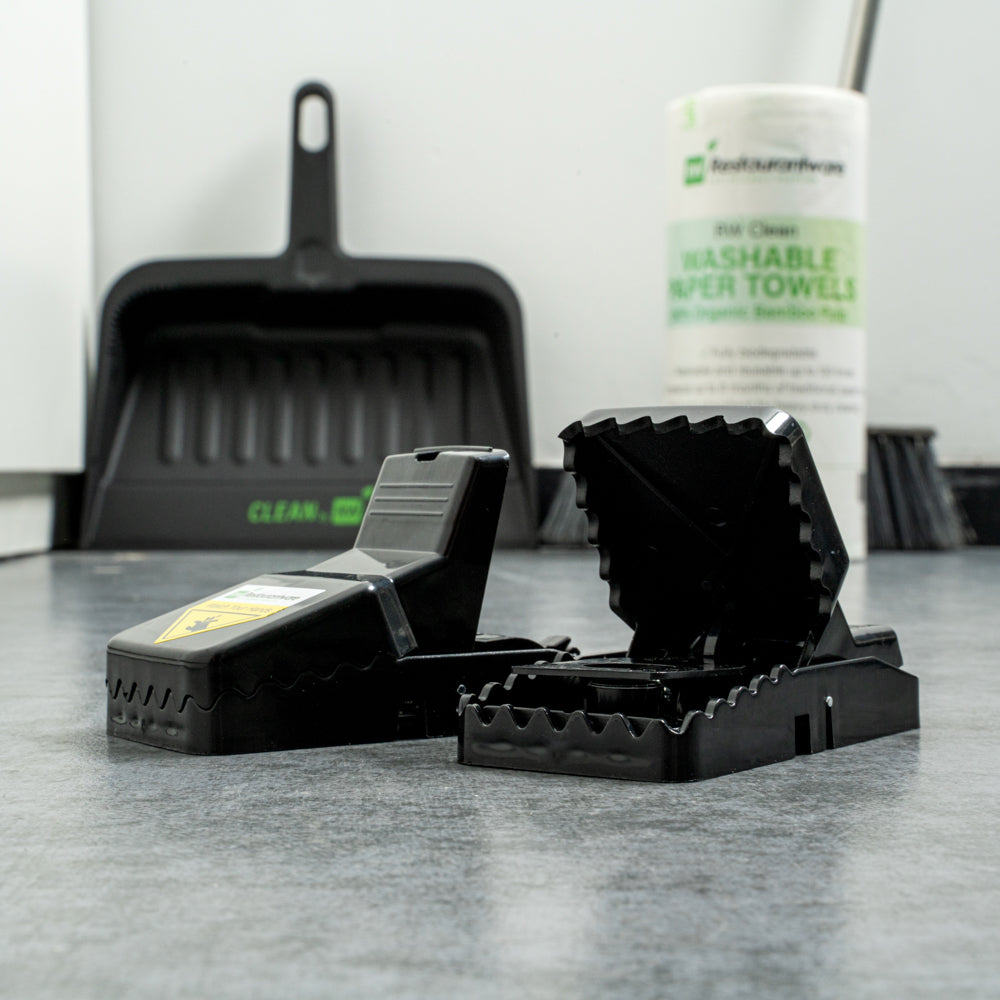 Pest Tek Black Plastic 8 Mouse Trap Set - with 2 Clamps, Interlocking Teeth, Reusable - 4 1/2" x 2" x 2 1/4" - 1 count box