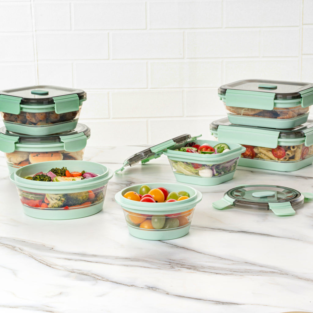 Fresh Hero 14 oz Green Plastic Airtight Food Storage Container - with Vented Lid, Collapsible - 5 1/2" x 5 1/2" x 2 3/4" - 1 count box