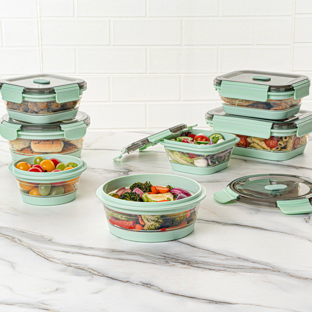 Fresh Hero 27 oz Green Plastic Airtight Food Storage Container - with Vented Lid, Collapsible - 6 3/4" x 6 3/4" x 2 3/4" - 1 count box