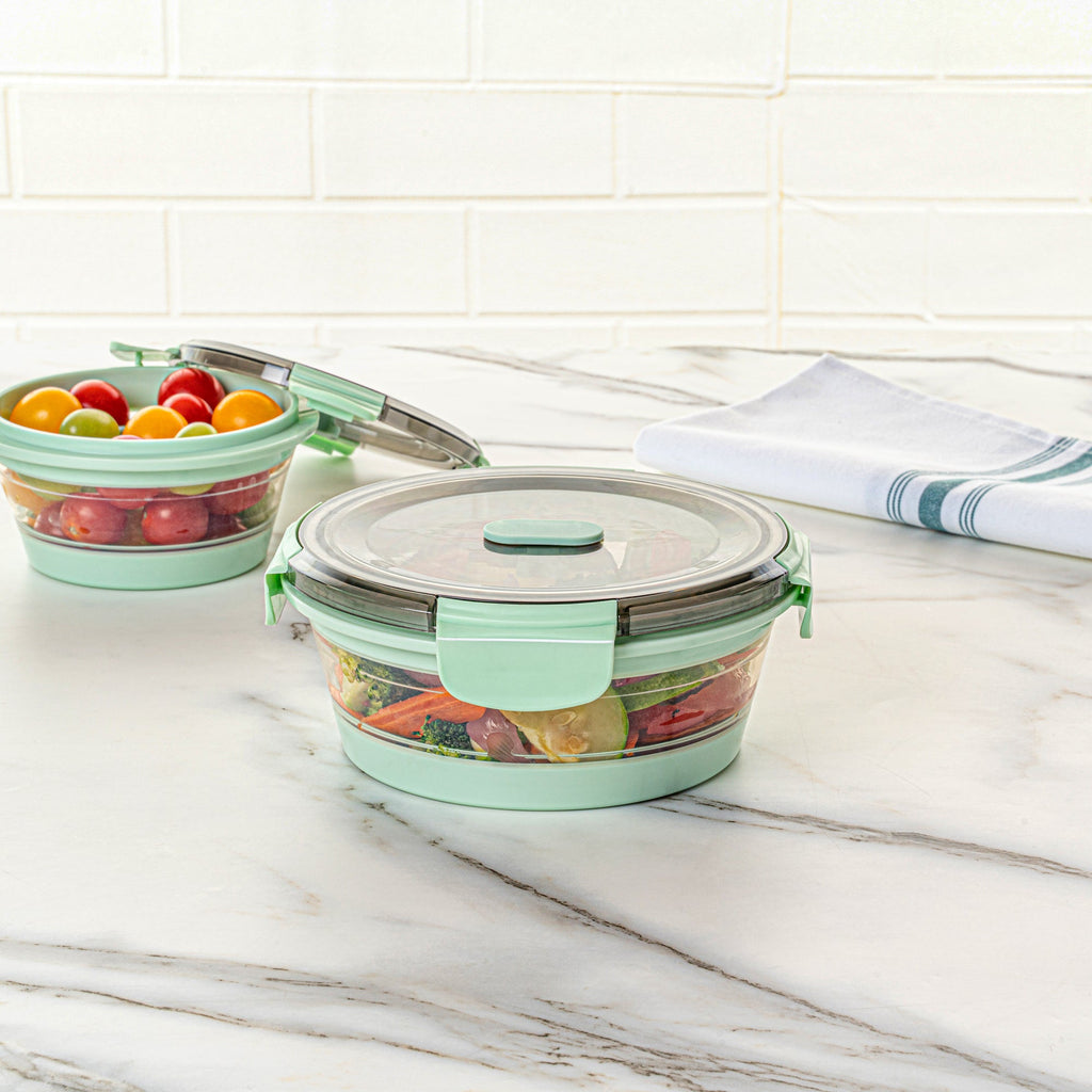 Fresh Hero 27 oz Green Plastic Airtight Food Storage Container - with Vented Lid, Collapsible - 6 3/4" x 6 3/4" x 2 3/4" - 20 count box