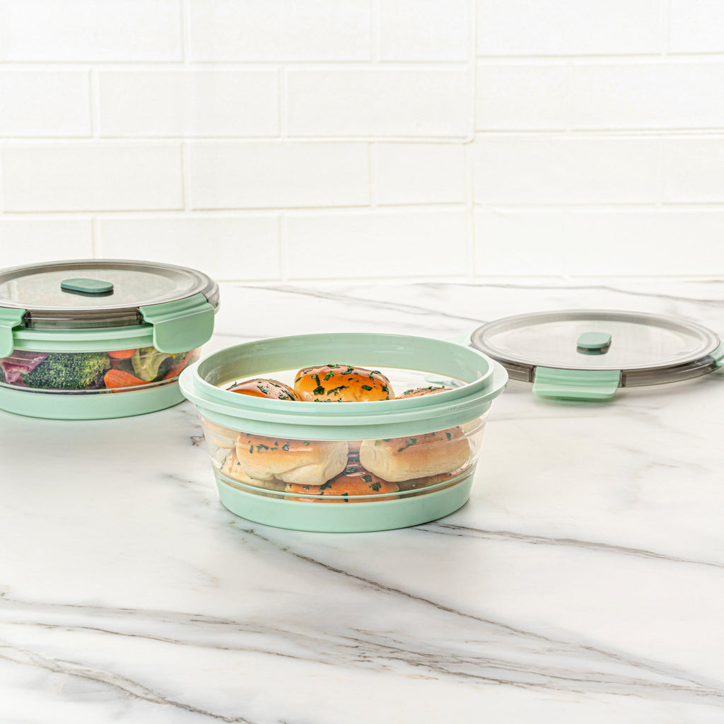 Fresh Hero 34 oz Green Plastic Airtight Food Storage Container - with Vented Lid, Collapsible - 7 1/4" x 7 1/4" x 3" - 1 count box