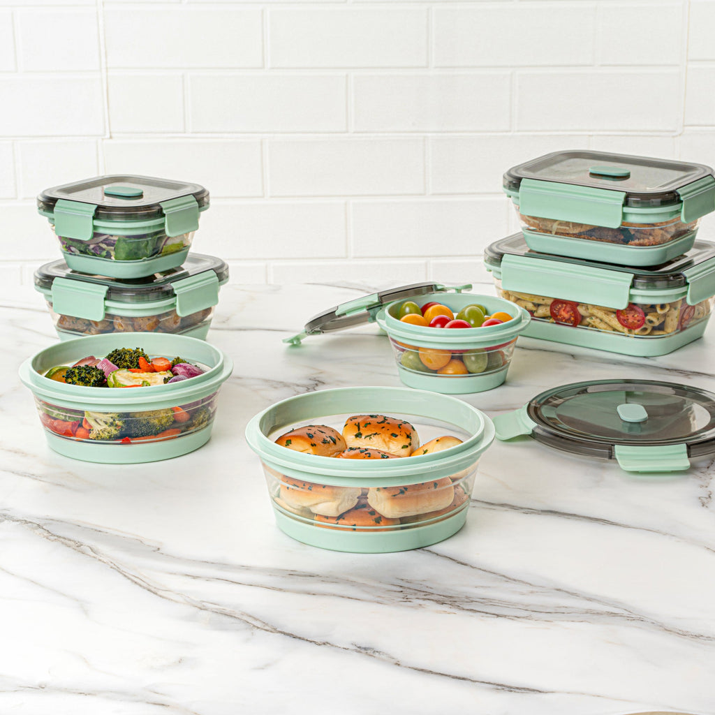 Fresh Hero 34 oz Green Plastic Airtight Food Storage Container - with Vented Lid, Collapsible - 7 1/4" x 7 1/4" x 3" - 1 count box
