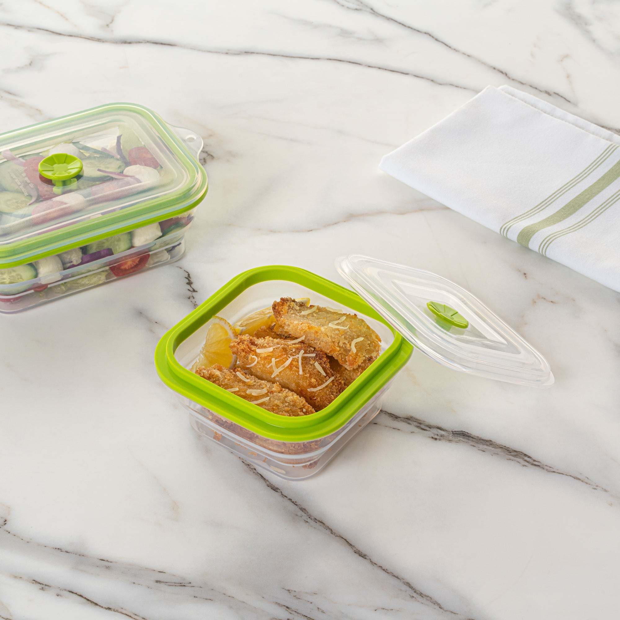 Fresh Hero 16 oz Green Silicone Airtight Food Storage Container - with Vented Lid, Collapsible - 5 1/4" x 5 1/4" x 2 3/4" - 1 count box