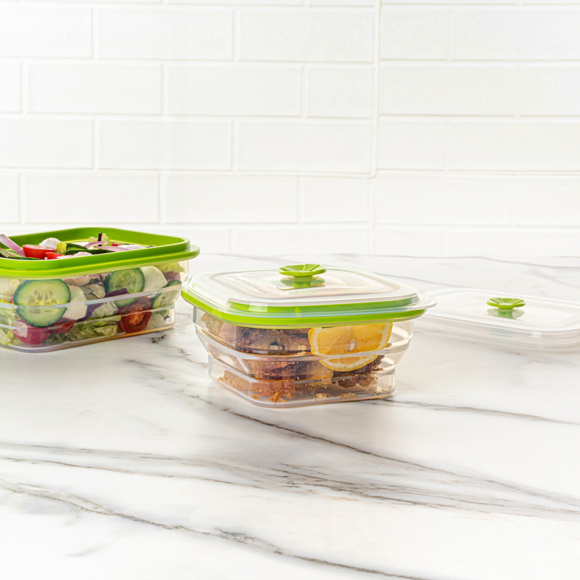 Fresh Hero 16 oz Green Silicone Airtight Food Storage Container - with Vented Lid, Collapsible - 5 1/4" x 5 1/4" x 2 3/4" - 1 count box