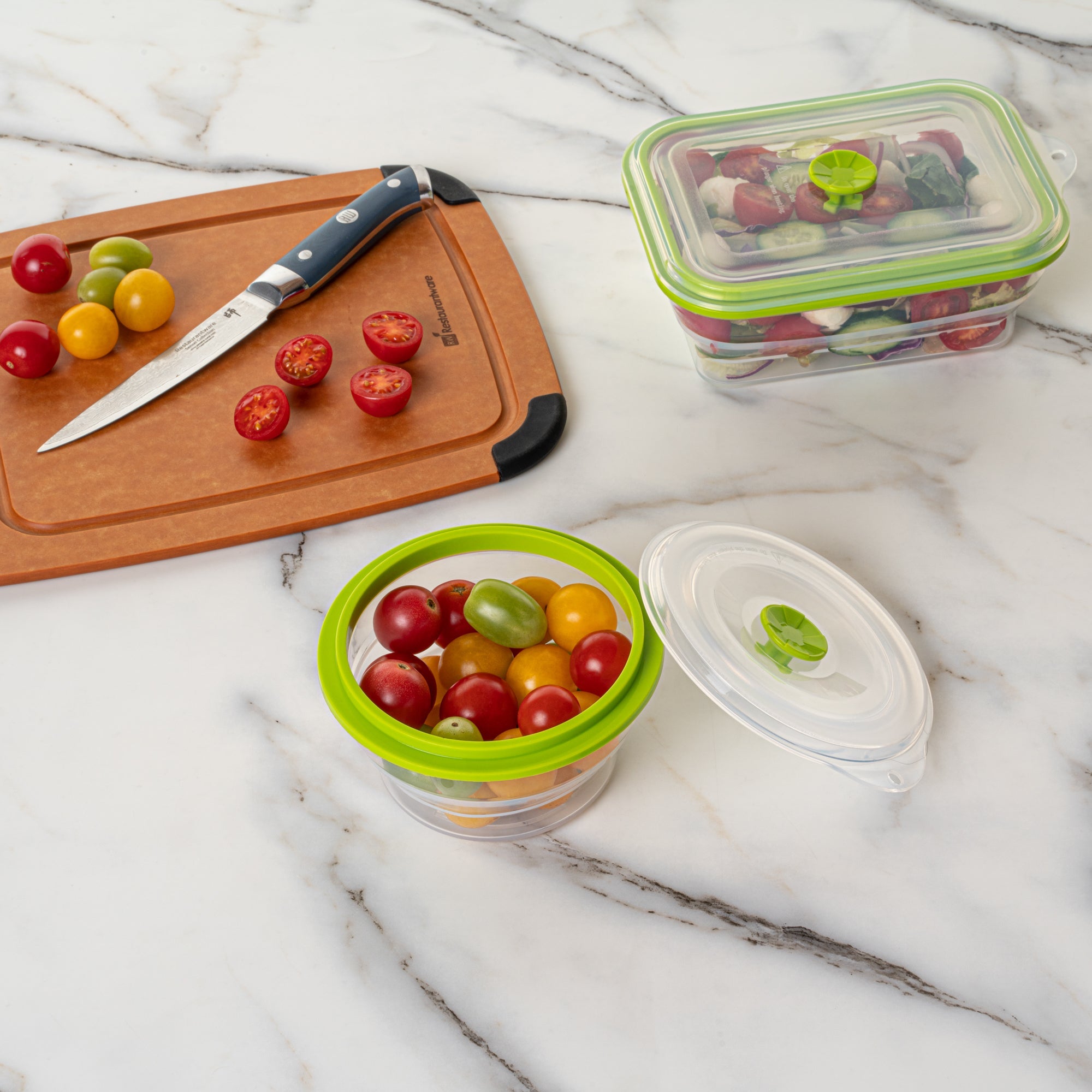 Fresh Hero 16 oz Green Silicone Airtight Food Storage Container - with Vented Lid, Collapsible - 5 3/4" x 5 3/4" x 2 3/4" - 20 count box