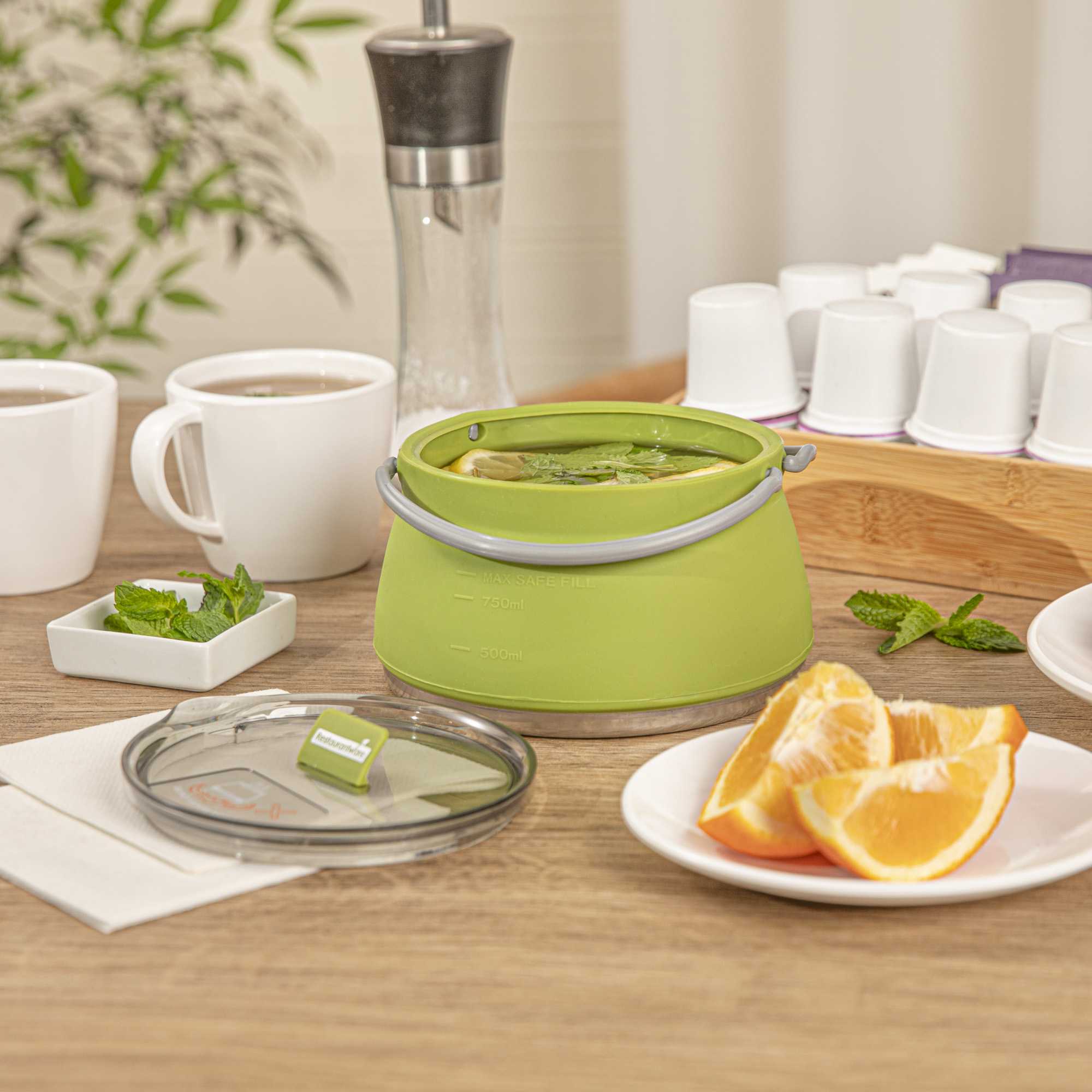 Hi Tek 1L Green Silicone Collapsible Kettle - with Lid - 6" x 6" x 4 1/4" - 1 count box