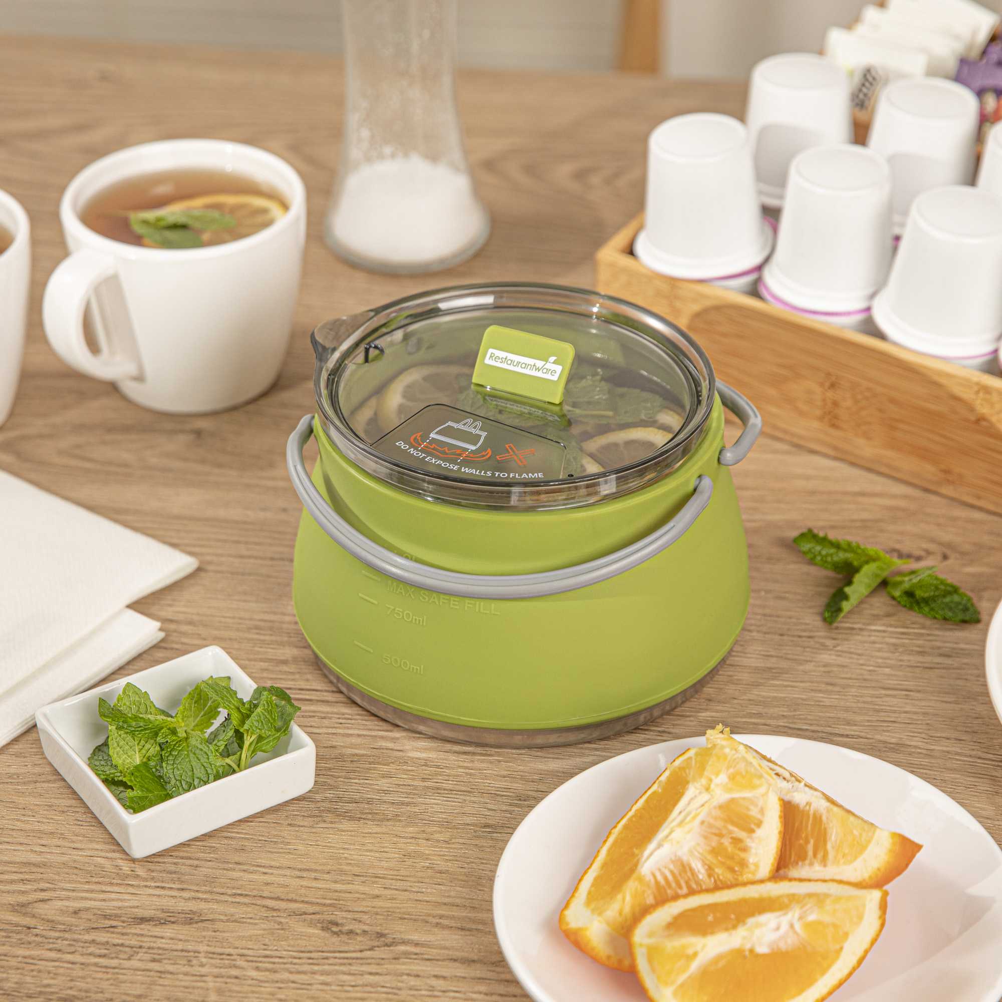 Hi Tek 1L Green Silicone Collapsible Kettle - with Lid - 6" x 6" x 4 1/4" - 20 count box