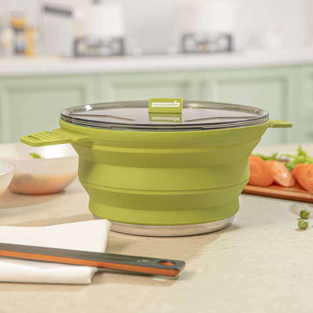 Hi Tek 2.5L Green Silicone Collapsible Pot - with Lid - 12 1/2" x 8 3/4" x 4 3/4" - 1 count box