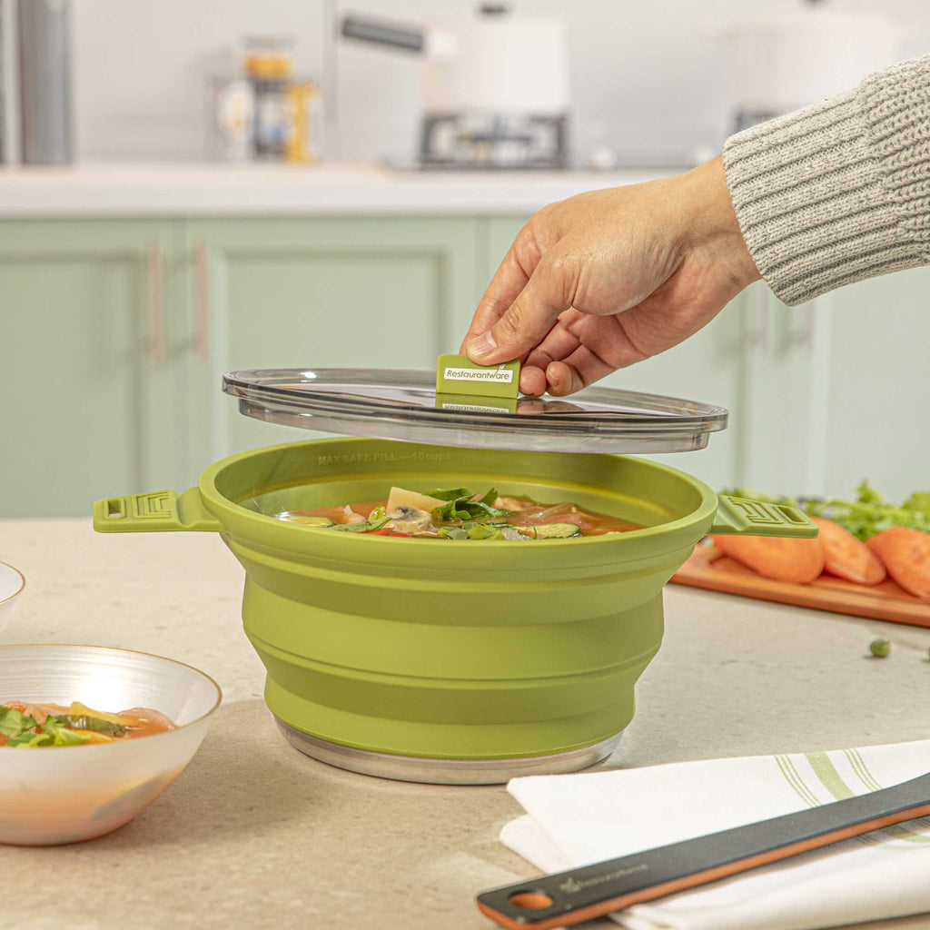 Hi Tek 2.5L Green Silicone Collapsible Pot - with Lid - 12 1/2" x 8 3/4" x 4 3/4" - 1 count box