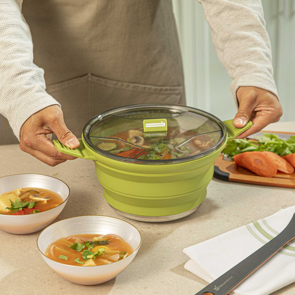 Hi Tek 2.5L Green Silicone Collapsible Pot - with Lid - 12 1/2" x 8 3/4" x 4 3/4" - 1 count box