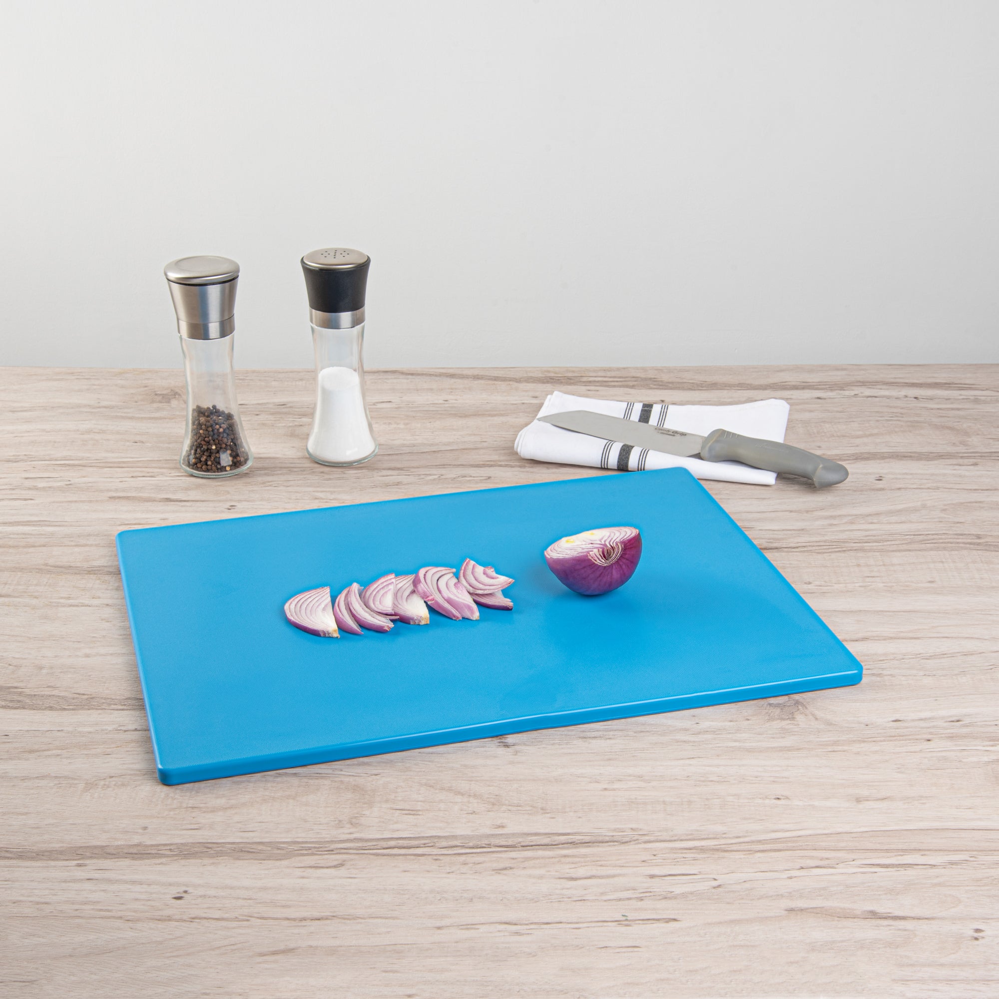 Chef 101 Blue Plastic Cutting Board - 20" x 15" - 10 count box