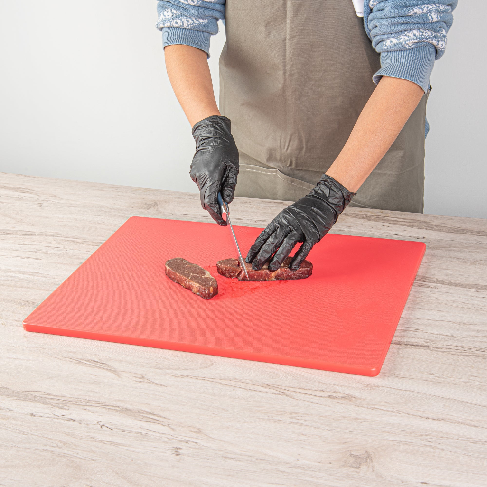 Chef 101 Red Plastic Cutting Board - 20" x 15" - 10 count box