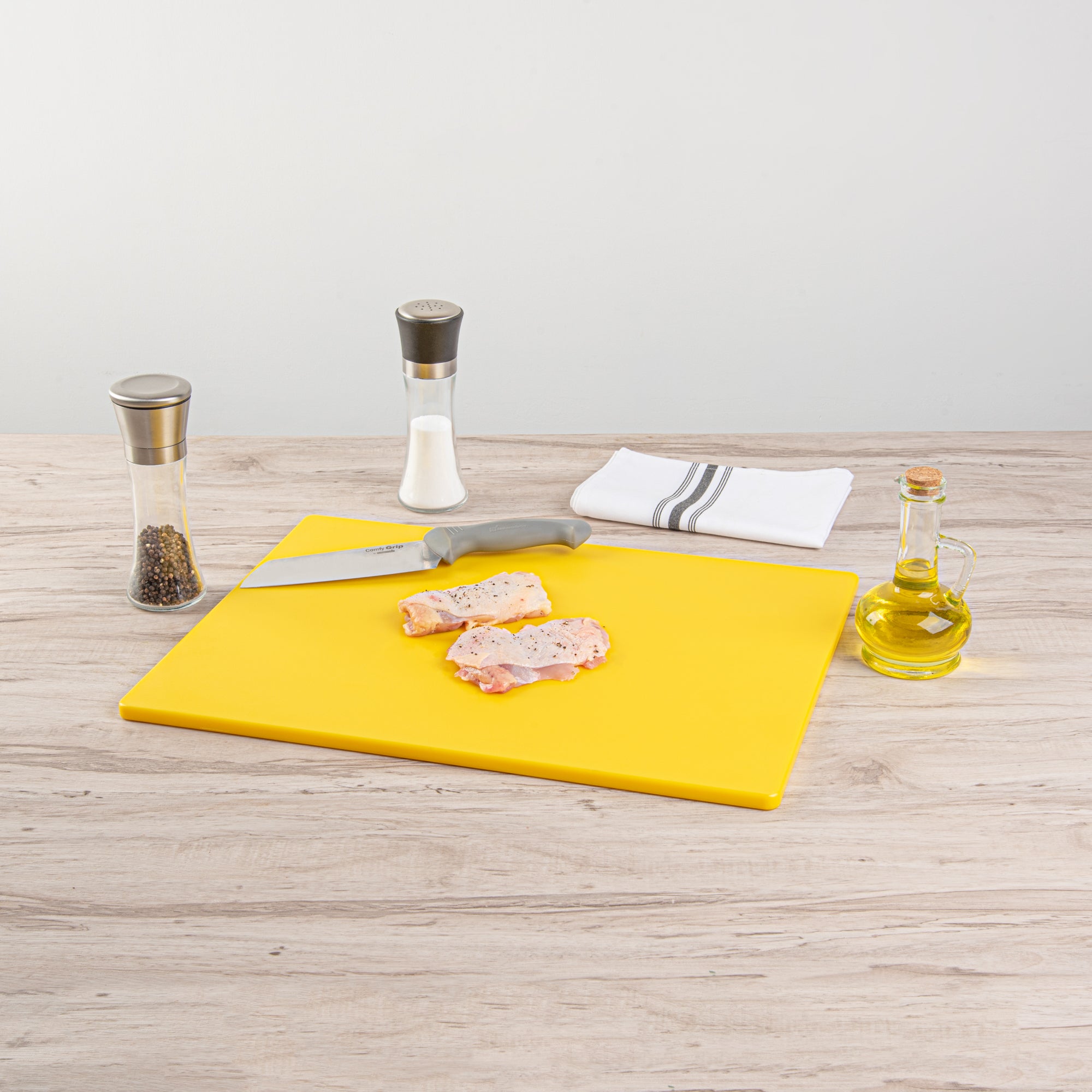 Chef 101 Yellow Plastic Cutting Board - 20" x 15" - 1 count box