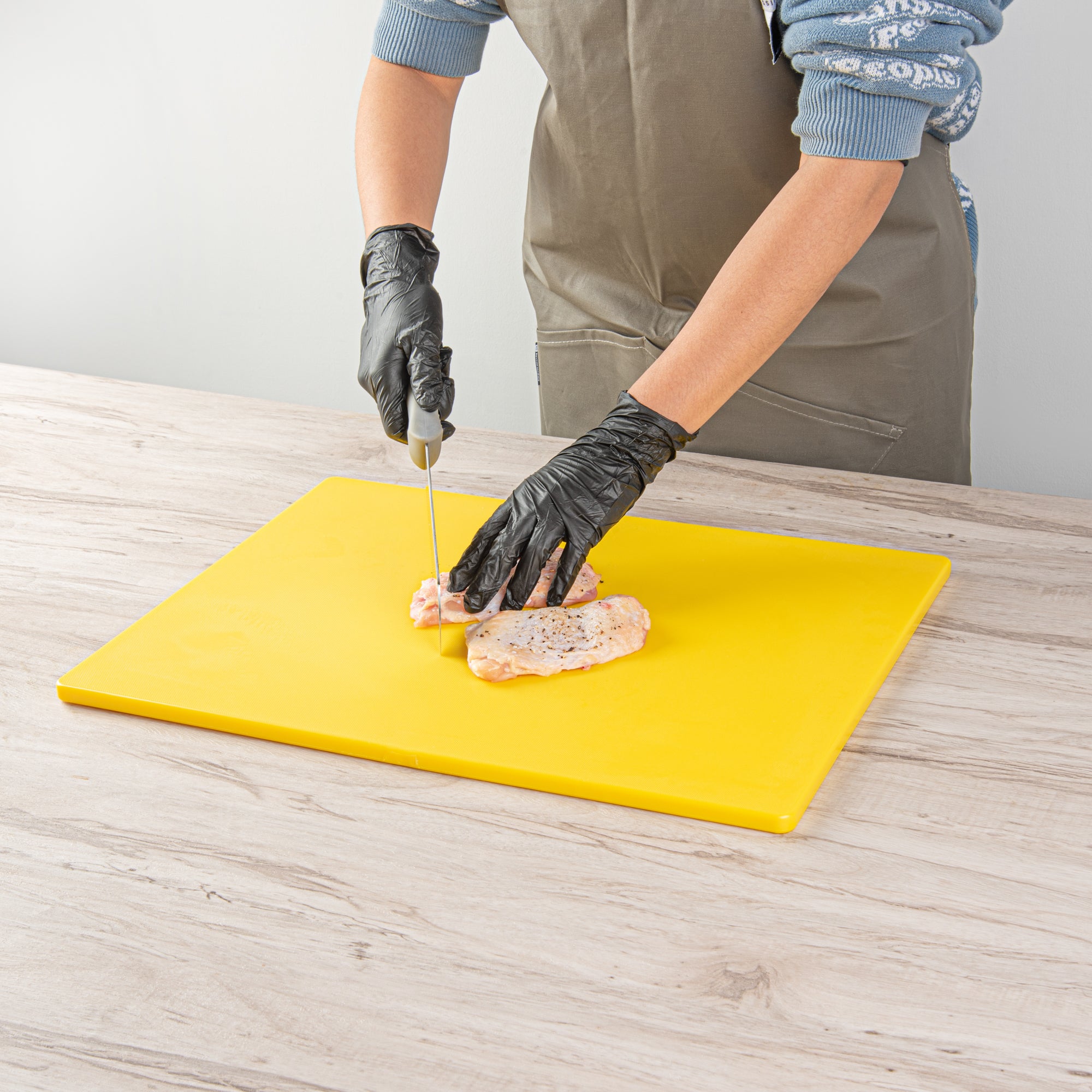 Chef 101 Yellow Plastic Cutting Board - 20" x 15" - 10 count box