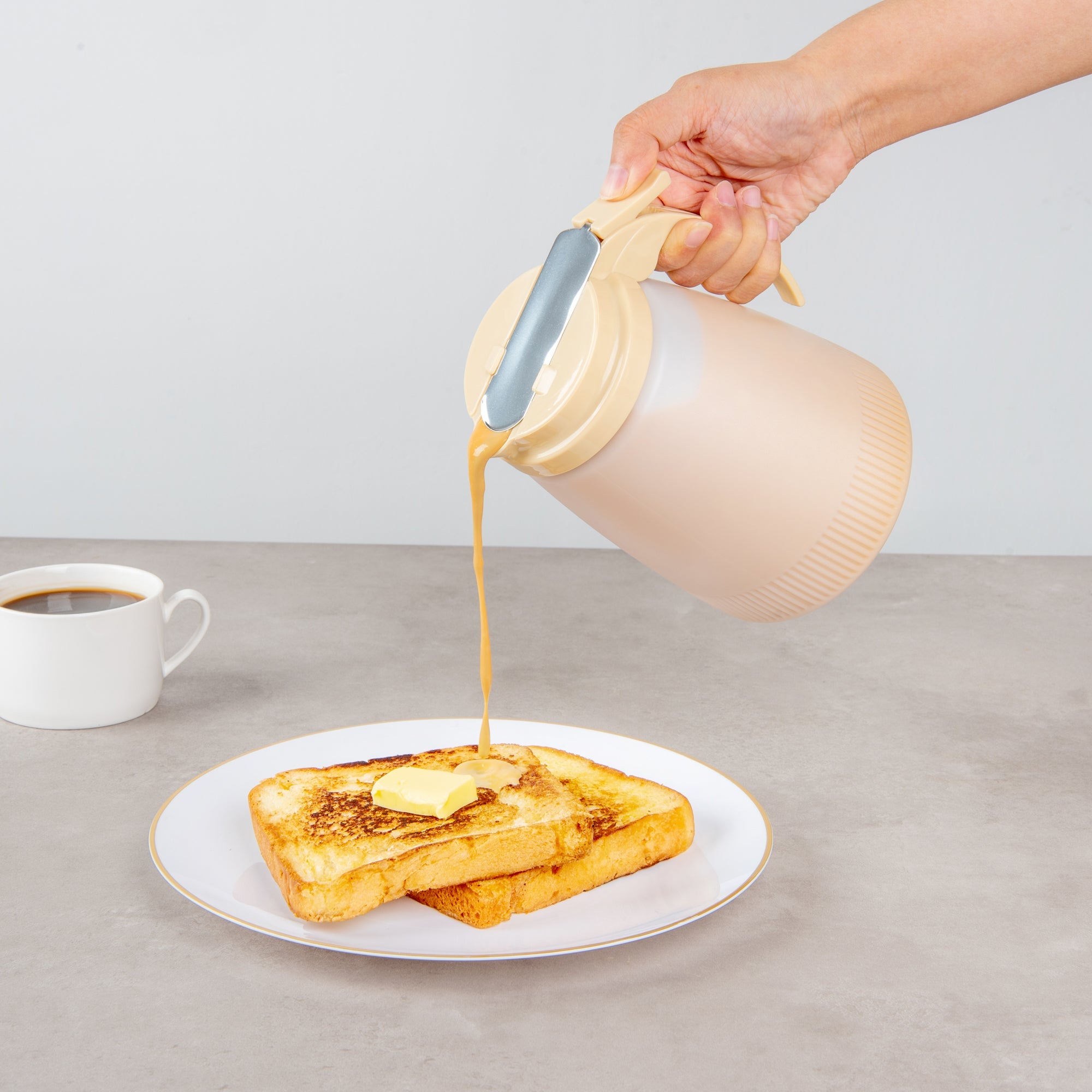 Chef 101 48 oz Beige Plastic All Purpose / Syrup Dispenser - 5 3/4" x 5" x 6 3/4" - 10 count box