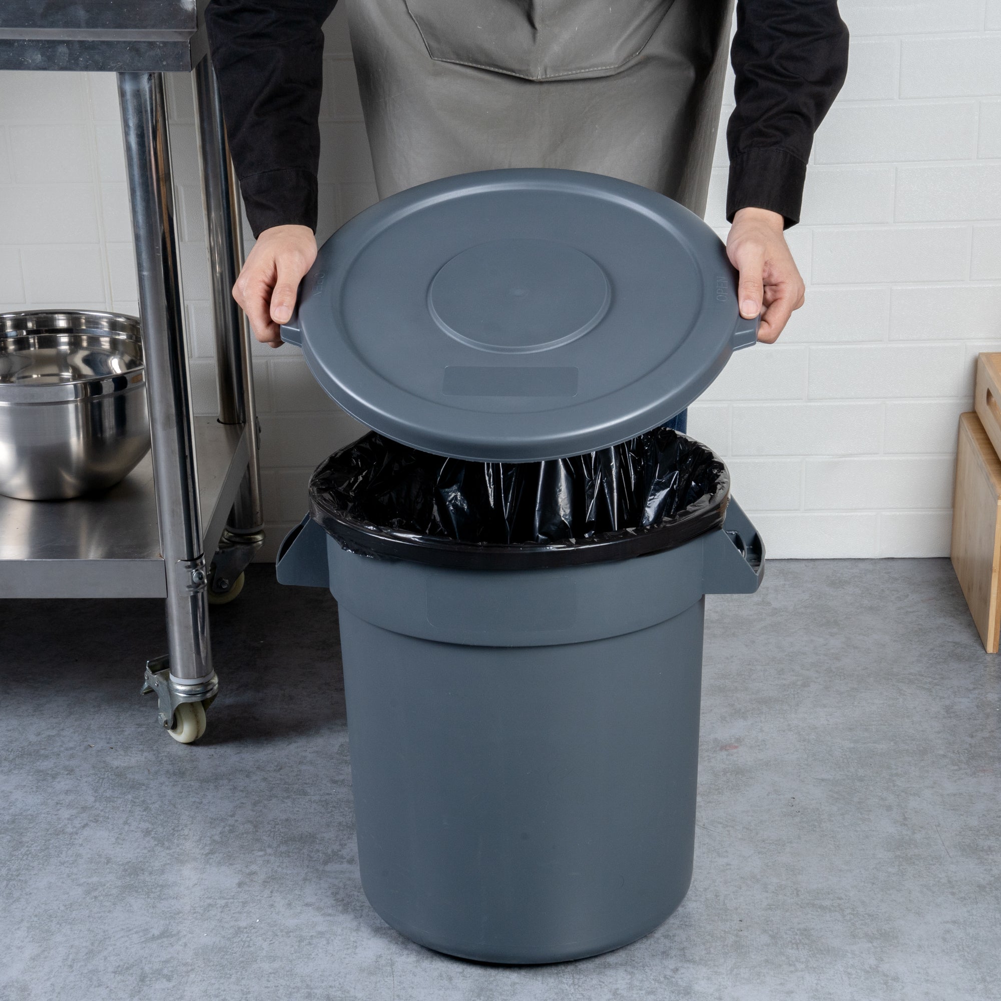 RW Clean Gray Plastic Commercial Trash Can / Ingredient Bin Lid - Fits 10 gal - 1 count box