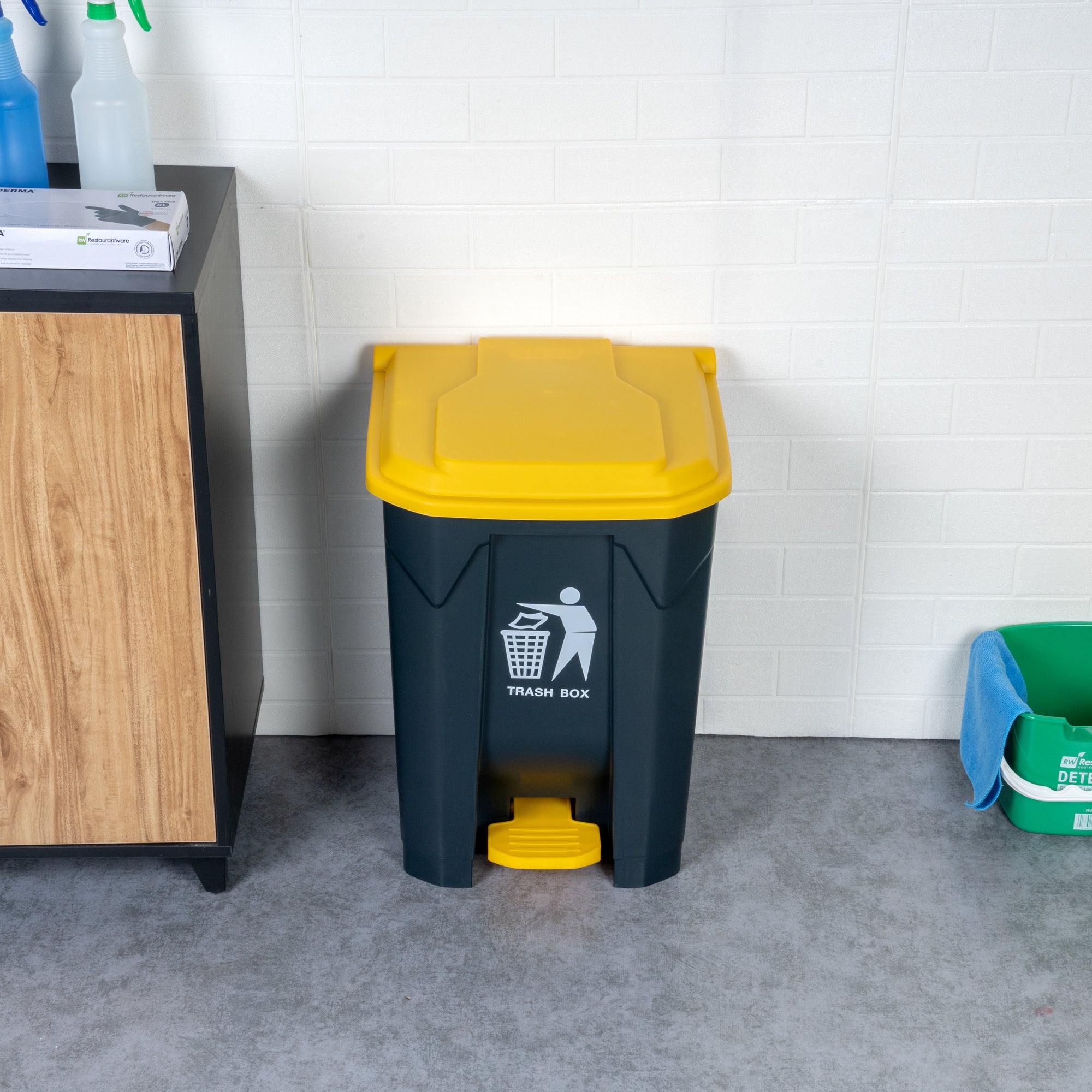 RW Clean 13 gal Dark Gray Plastic Step-On Trash Can - 17" x 15 3/4" x 23 1/2" - 1 count box