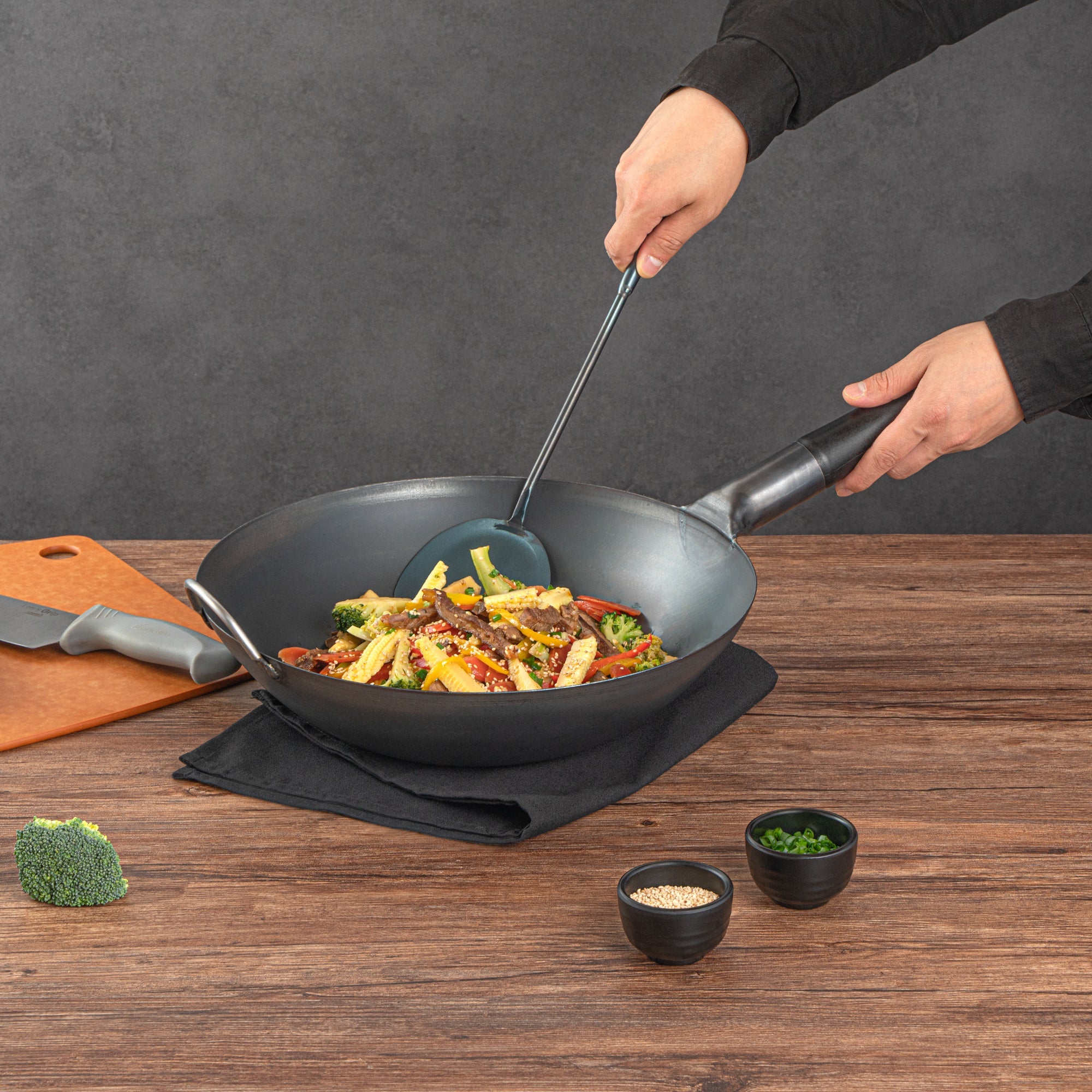Motomori 14" Black Carbon Steel Flat Bottom Wok / Stir Fry Pan - Pre-seasoned, with Wooden Handle - 10 count box