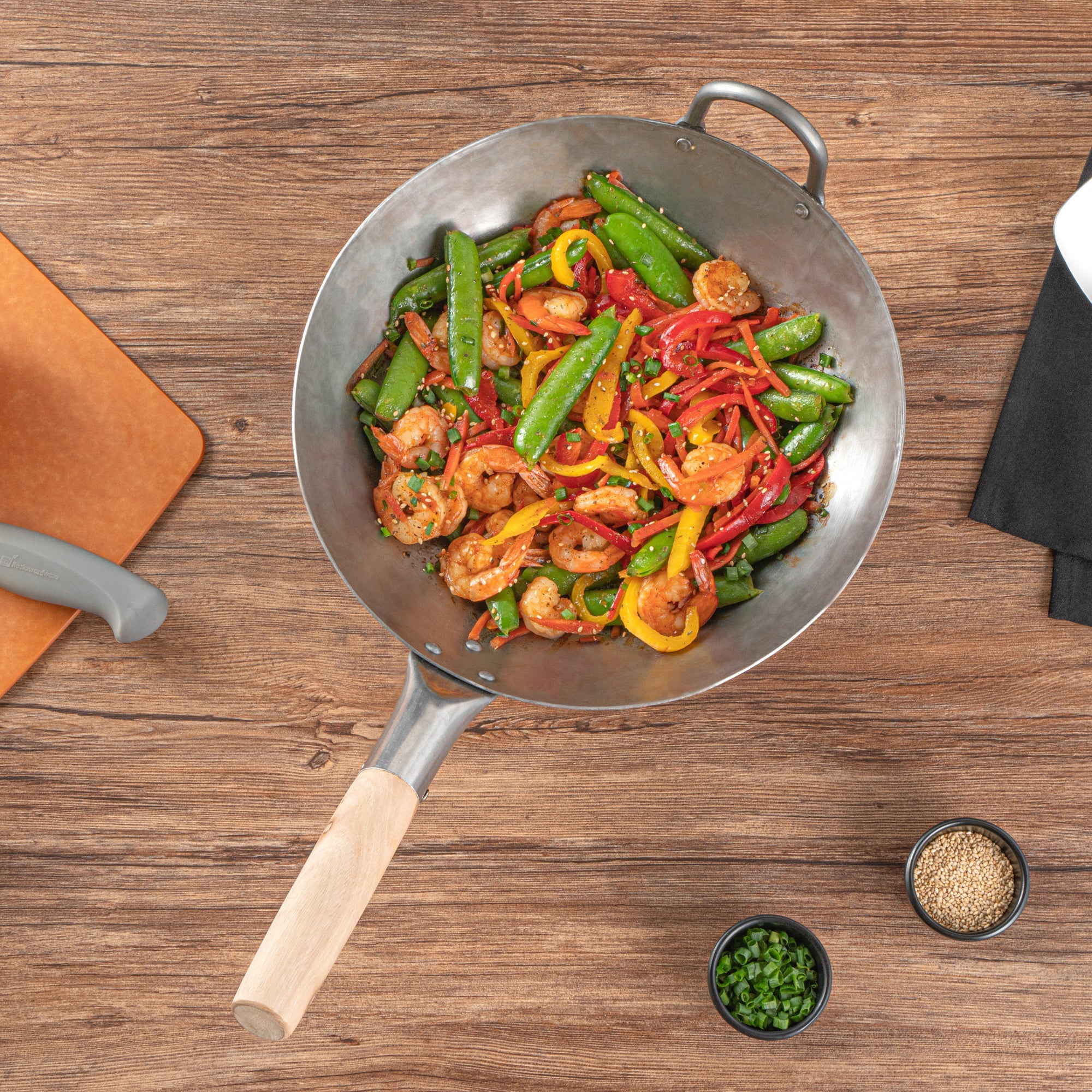Motomori 12" Carbon Steel Round Bottom Wok / Stir Fry Pan - Hand Hammered, with Wooden Handle - 10 count box