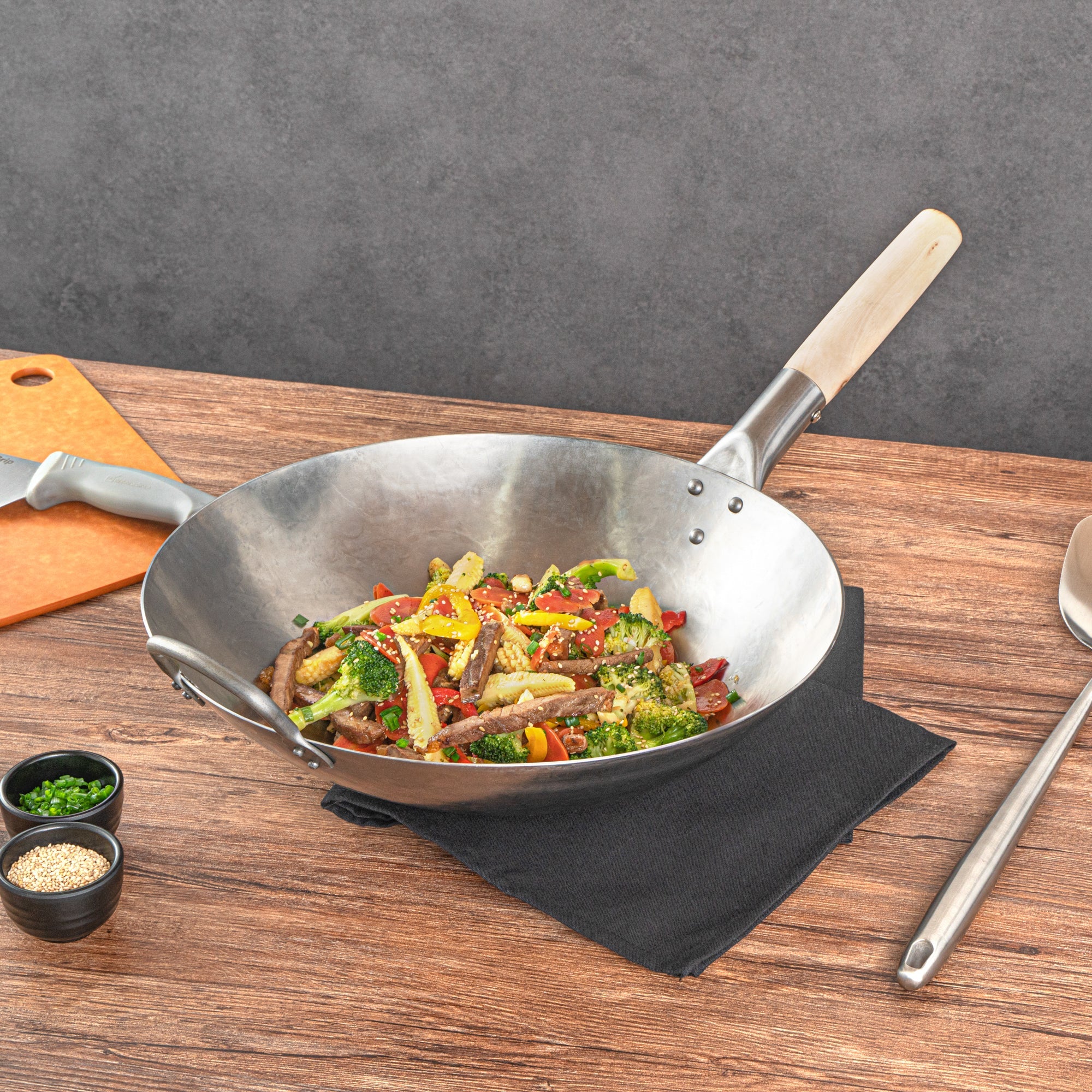 Motomori 14" Carbon Steel Round Bottom Wok / Stir Fry Pan - Hand Hammered, with Wooden Handle - 1 count box