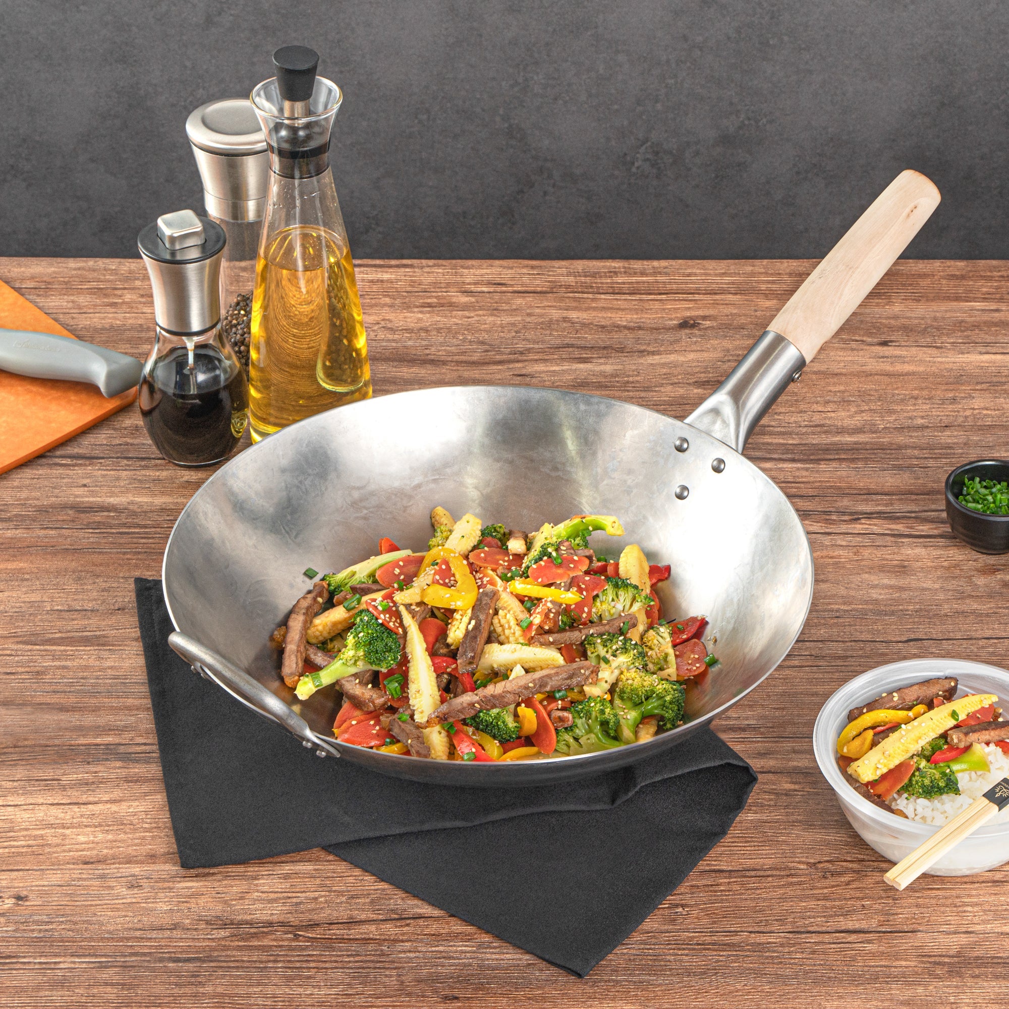 Motomori 14" Carbon Steel Round Bottom Wok / Stir Fry Pan - Hand Hammered, with Wooden Handle - 10 count box