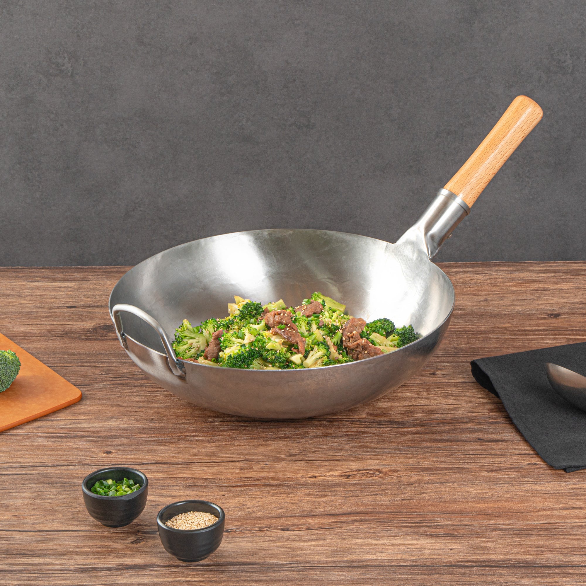 Motomori 14" Carbon Steel Flat Bottom Wok / Stir Fry Pan - Hand Hammered, with Wooden Handle - 10 count box