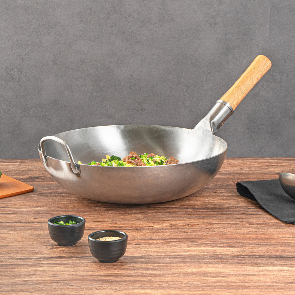 Motomori 14" Carbon Steel Flat Bottom Wok / Stir Fry Pan - Hand Hammered, with Wooden Handle - 10 count box