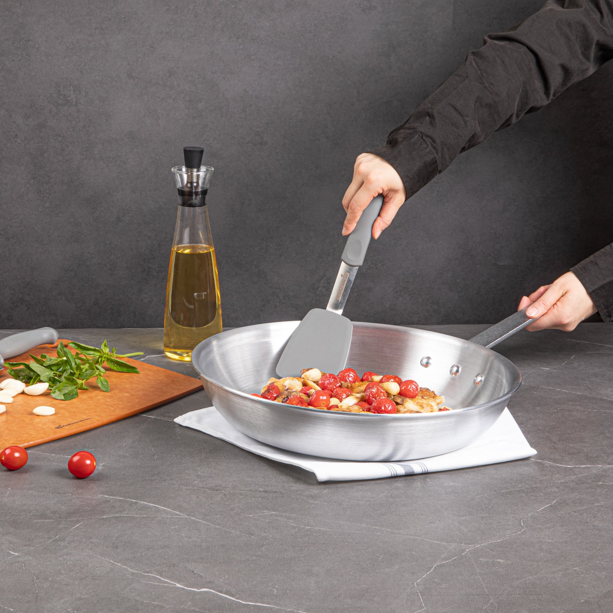 Met Lux Aluminum 14" Fry Pan - 6 count box