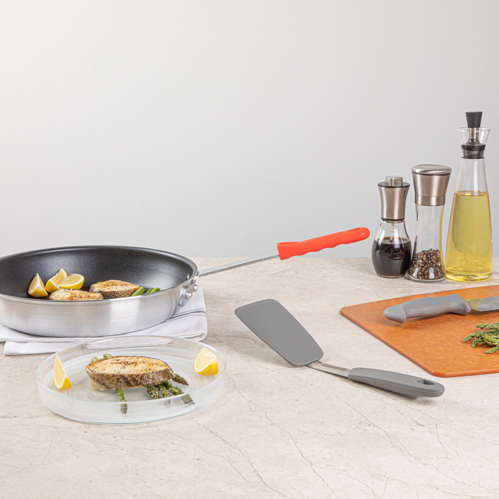 Met Lux Red Silicone Removable Pan Handle Sleeve - For 10" and 12" Aluminum Pans - 5 1/4" - 1 count box