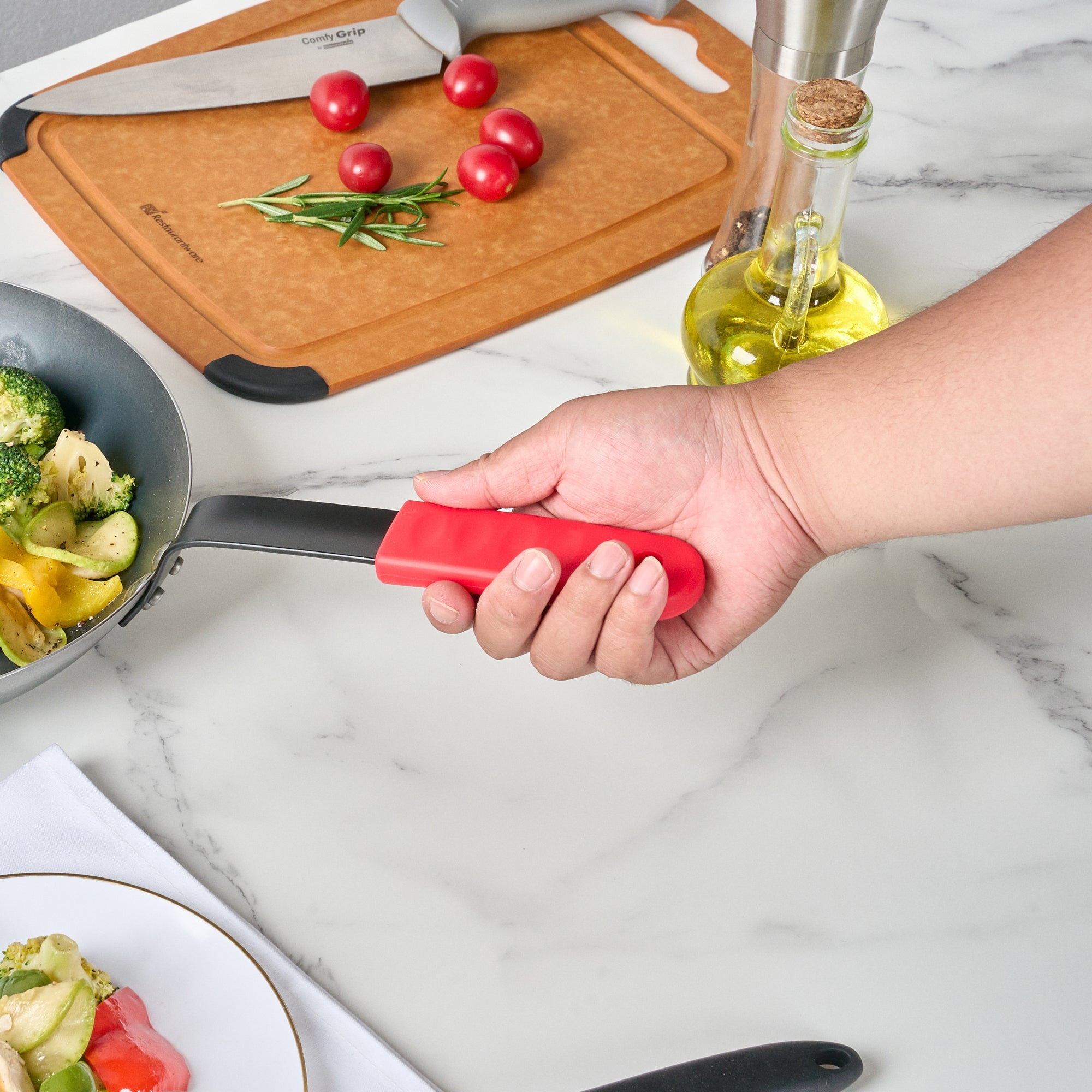 Met Lux Red Silicone Removable Pan Handle Sleeve - 4 3/4'' - 1 count box